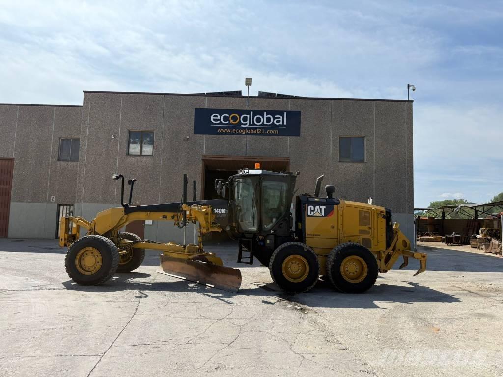 CAT 140 M 3 AWD Grederji