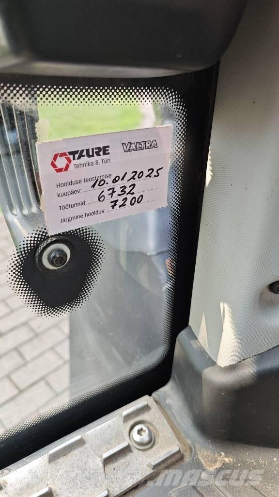 Valtra T 254 V Traktorji