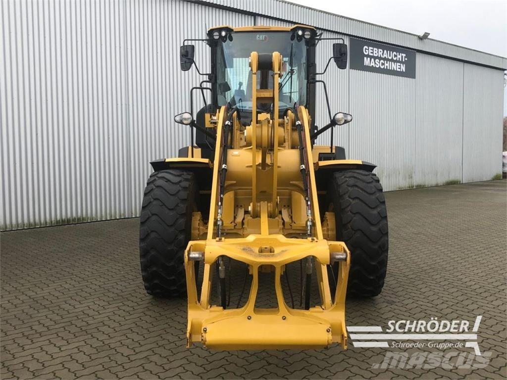  938 HL Kolesni nakladalci