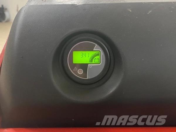 Manitou TI30 RM SP Samopogonski ročni viličarji