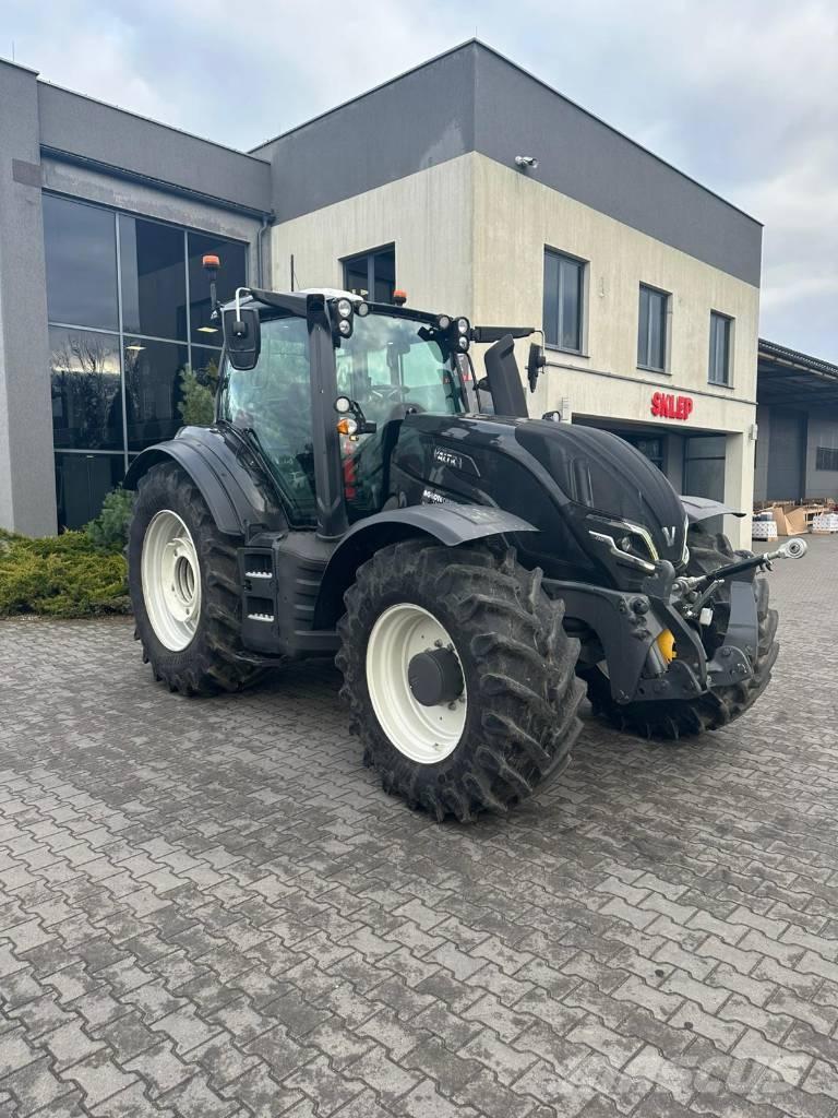 Valtra T 235 Traktorji