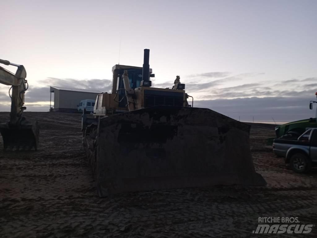 Komatsu D 375 A-2 Buldožerji goseničarji