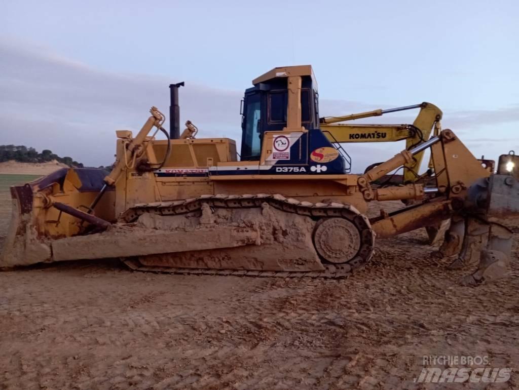 Komatsu D 375 A-2 Buldožerji goseničarji