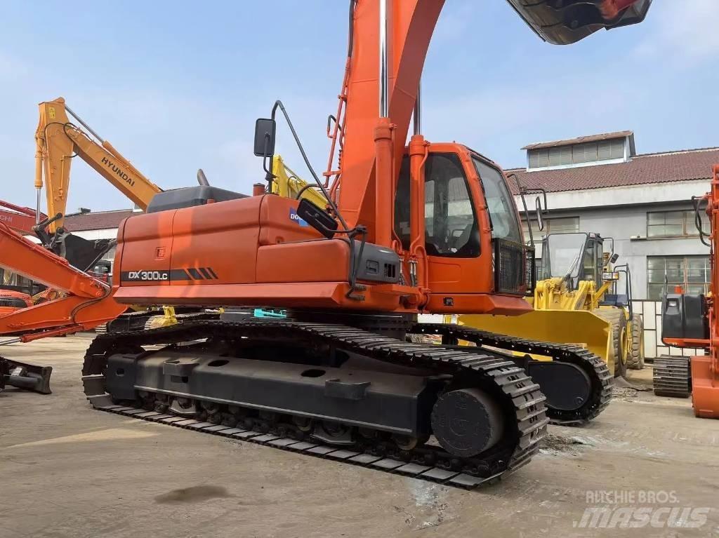 Doosan DX300LC Bagri goseničarji