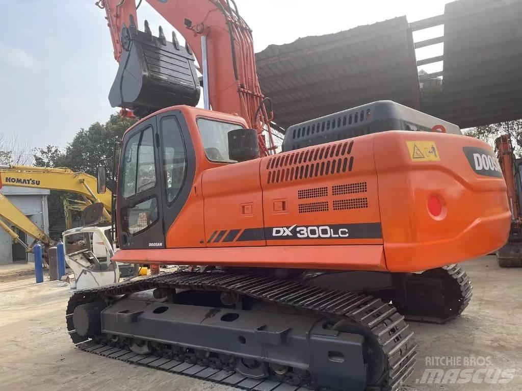 Doosan DX300LC Bagri goseničarji