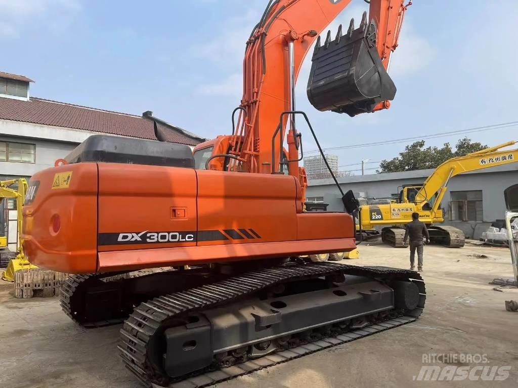 Doosan DX300LC Bagri goseničarji