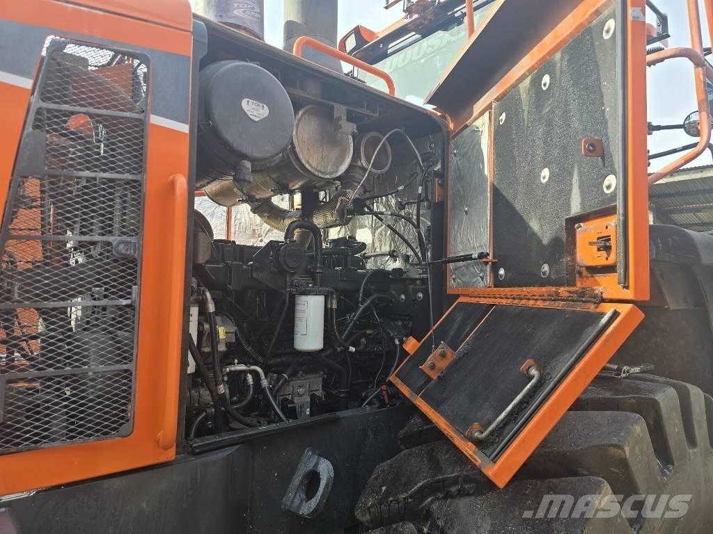 Doosan DL 300-5 Kolesni nakladalci