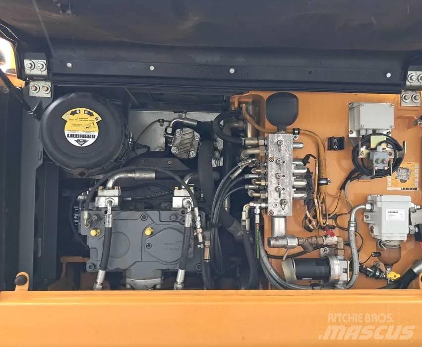Liebherr R 926 LC Bagri goseničarji