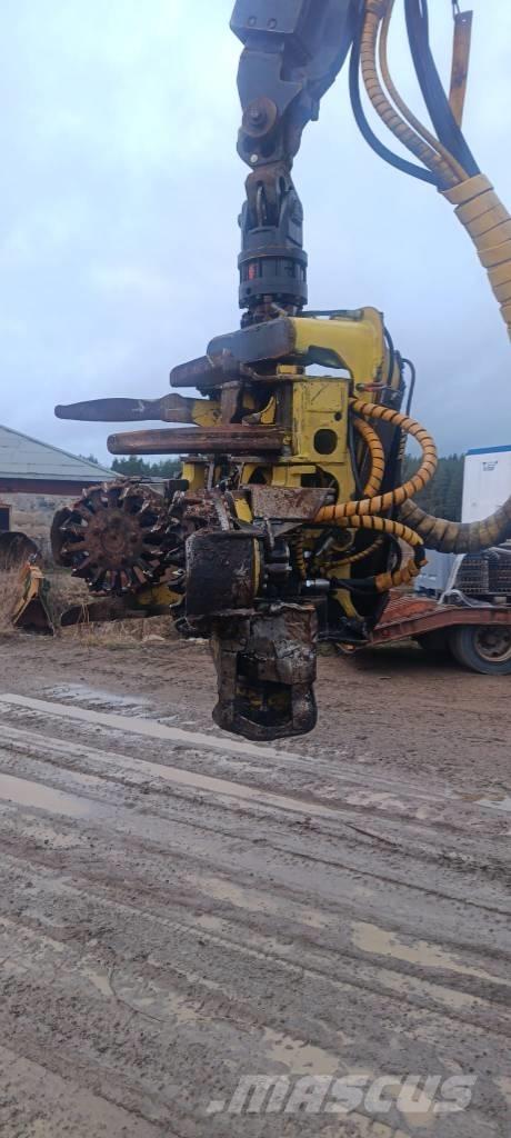 John Deere 770 D Harvesterji