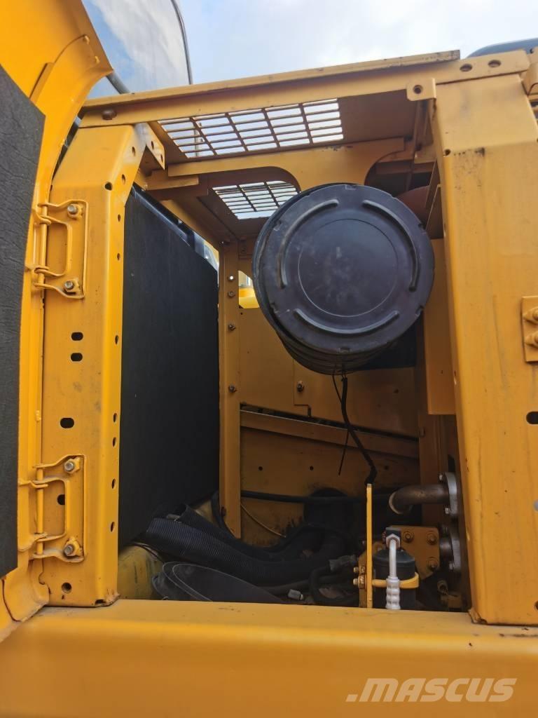 Komatsu PC 220-7 Bagri goseničarji