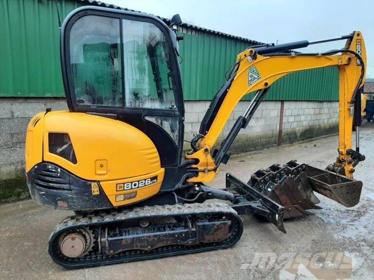 JCB 8026 Mini bagri <7t