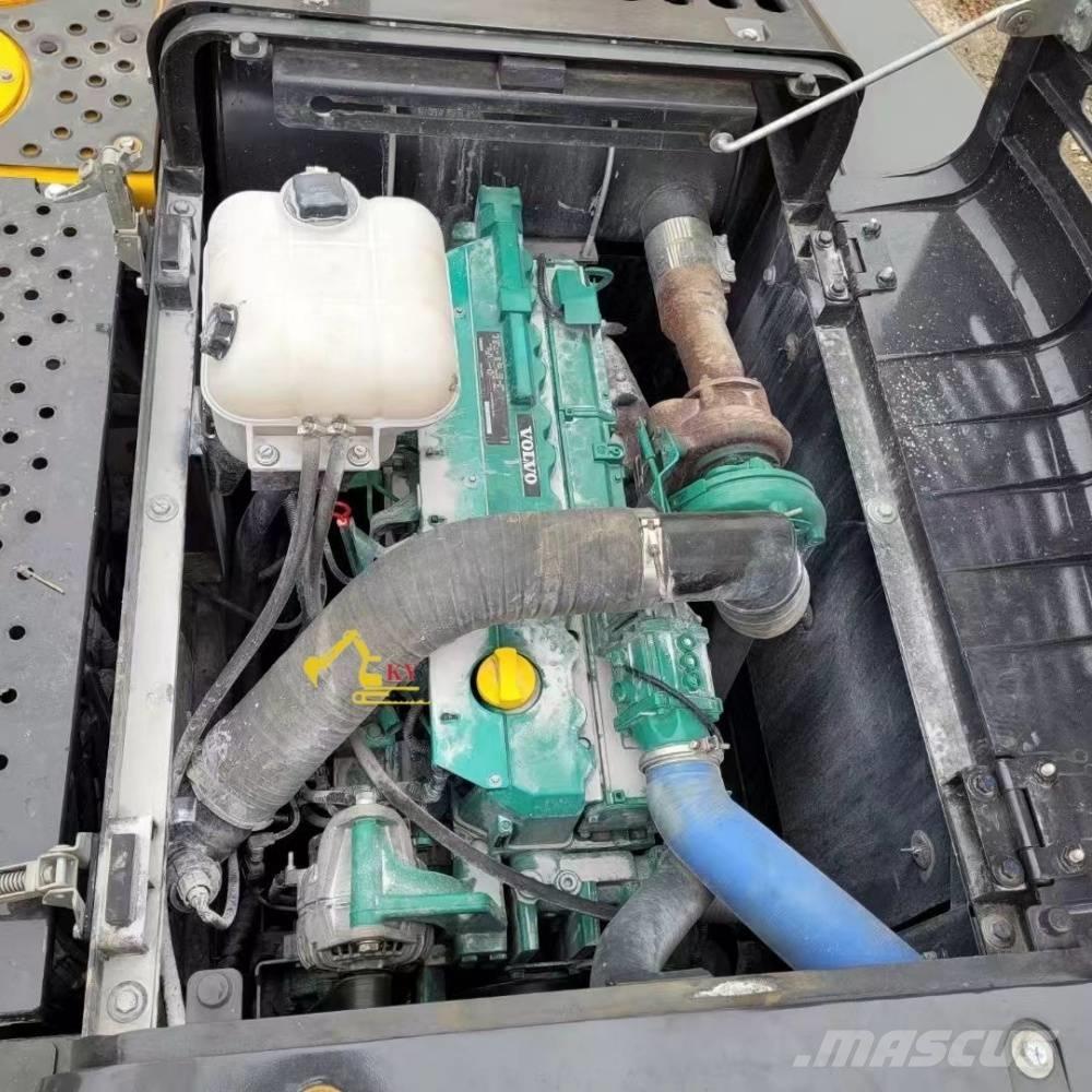 Volvo 240 Bagri goseničarji