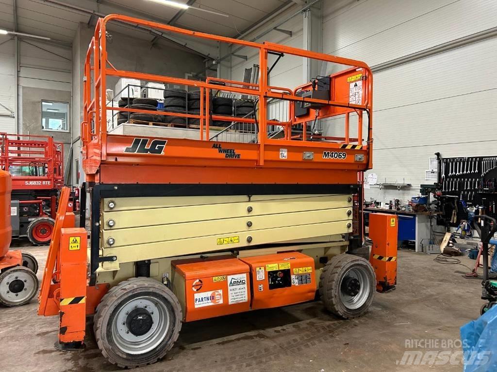 JLG M 4069 LE Škarjaste dvižne ploščadi