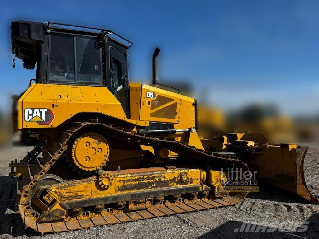 CAT D 5 Buldožerji goseničarji