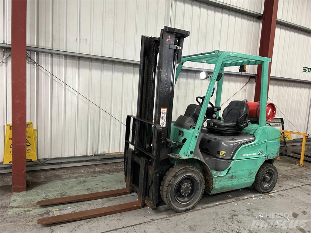 Mitsubishi FG25NT Plinski viličarji