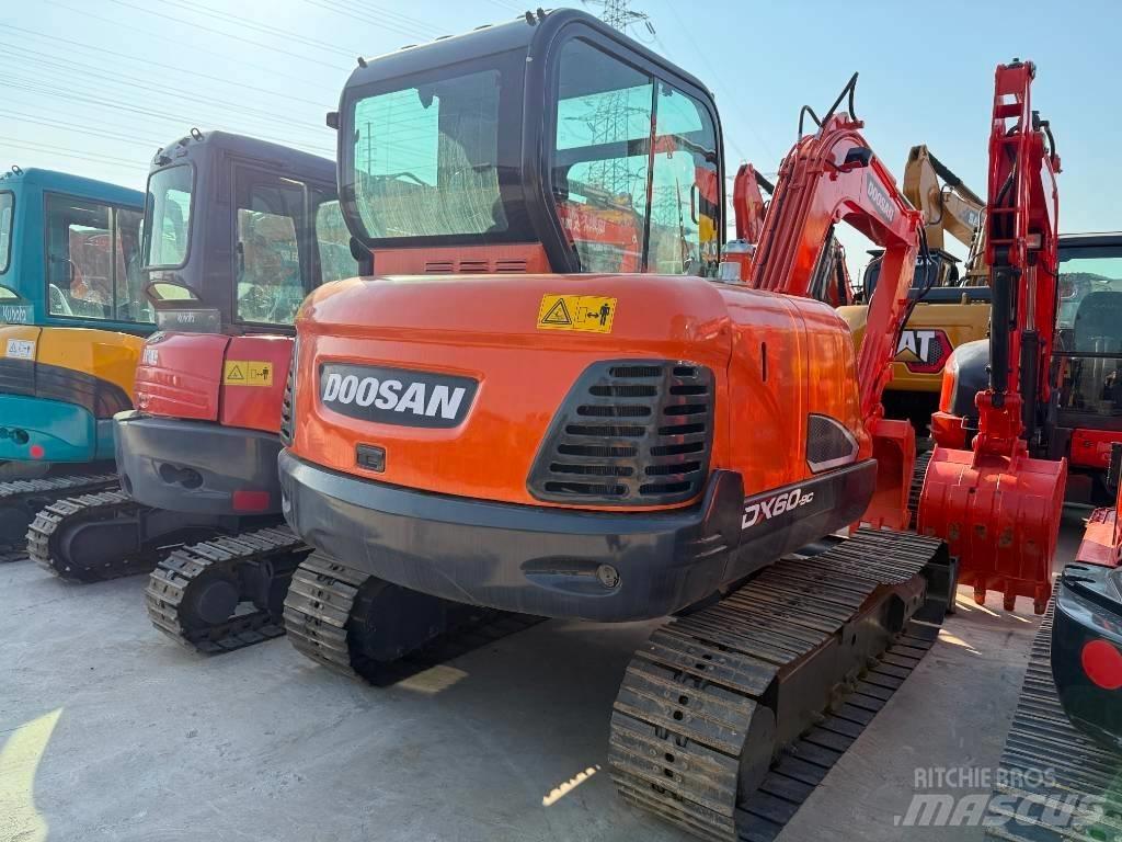 Doosan DX 60 Mini bagri <7t