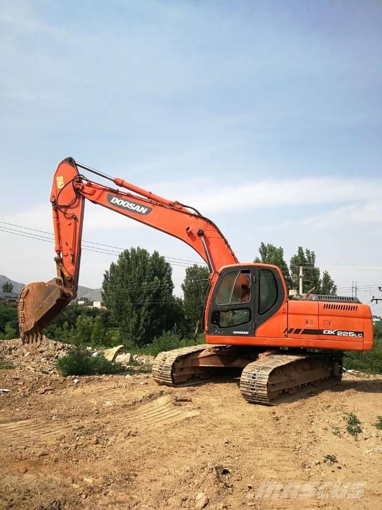 Doosan dx225 Bagri goseničarji