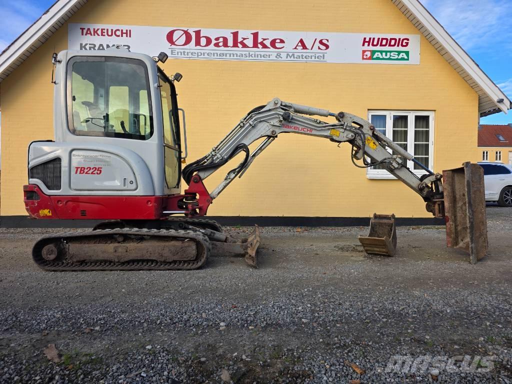 Takeuchi TB 225 Mini bagri <7t
