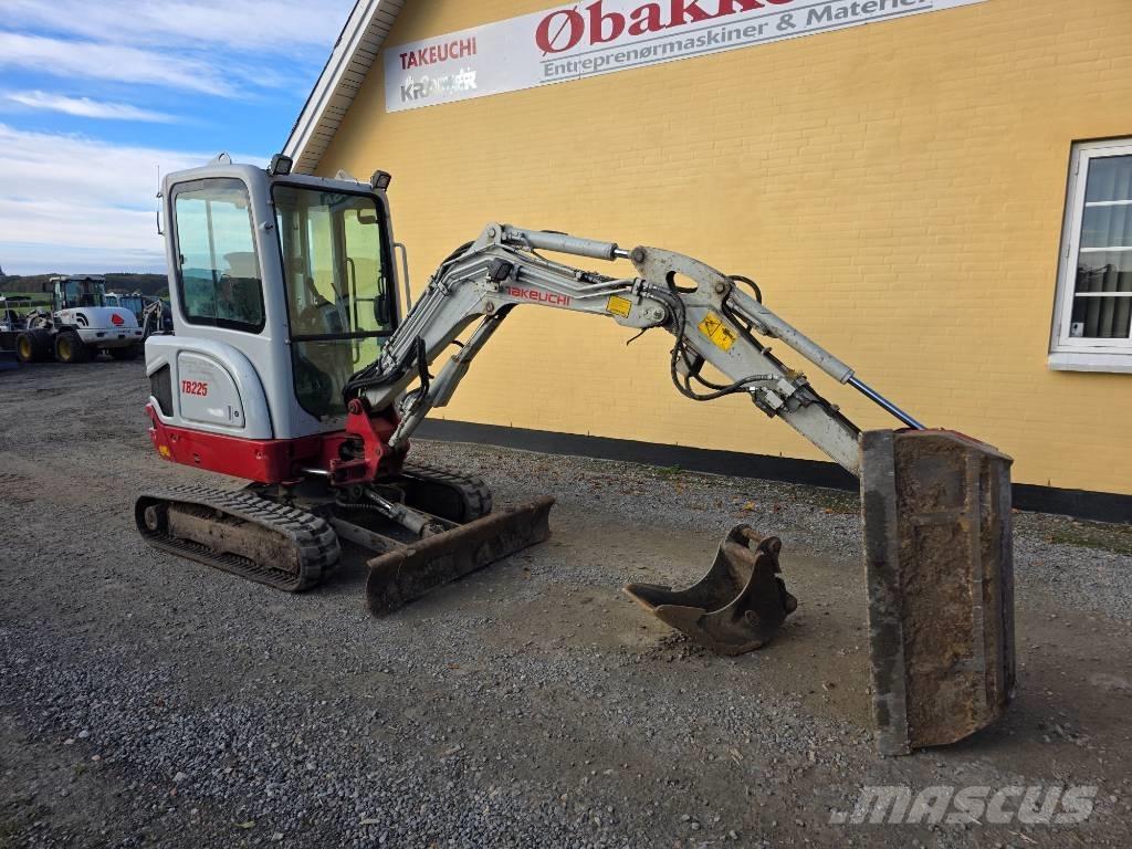 Takeuchi TB 225 Mini bagri <7t