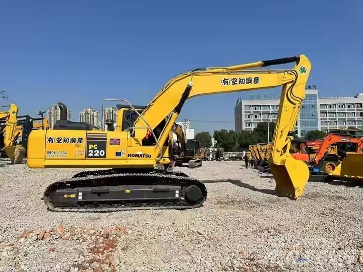 Komatsu PC 220 Bagri goseničarji
