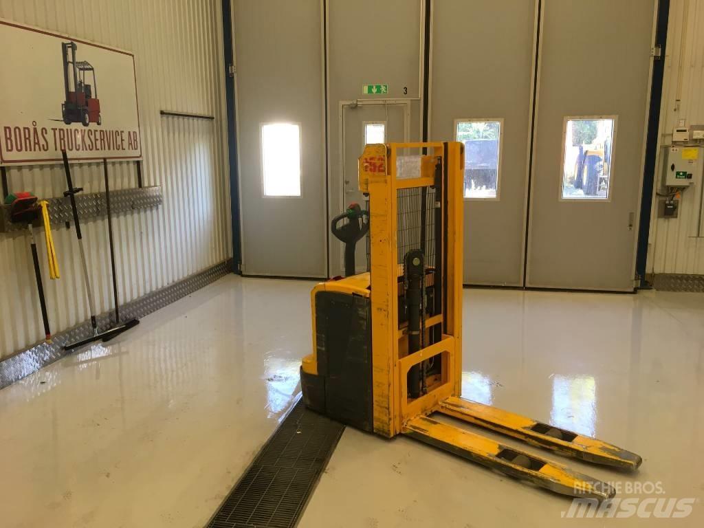 Jungheinrich EJC 212 Ročni električni viličar