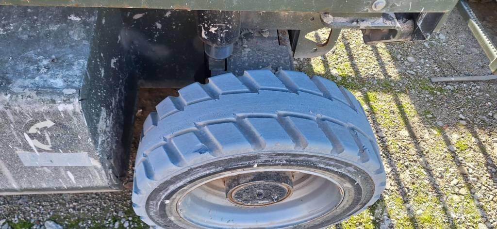 JLG M 3369 Škarjaste dvižne ploščadi