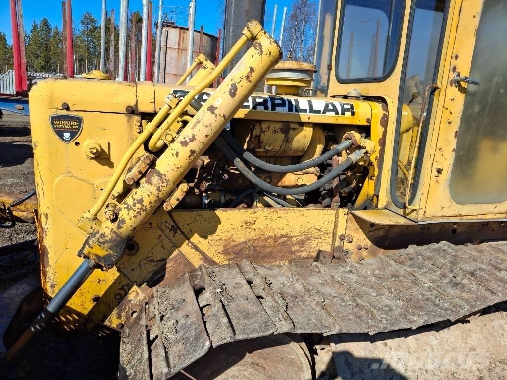 CAT D 4 D Buldožerji goseničarji