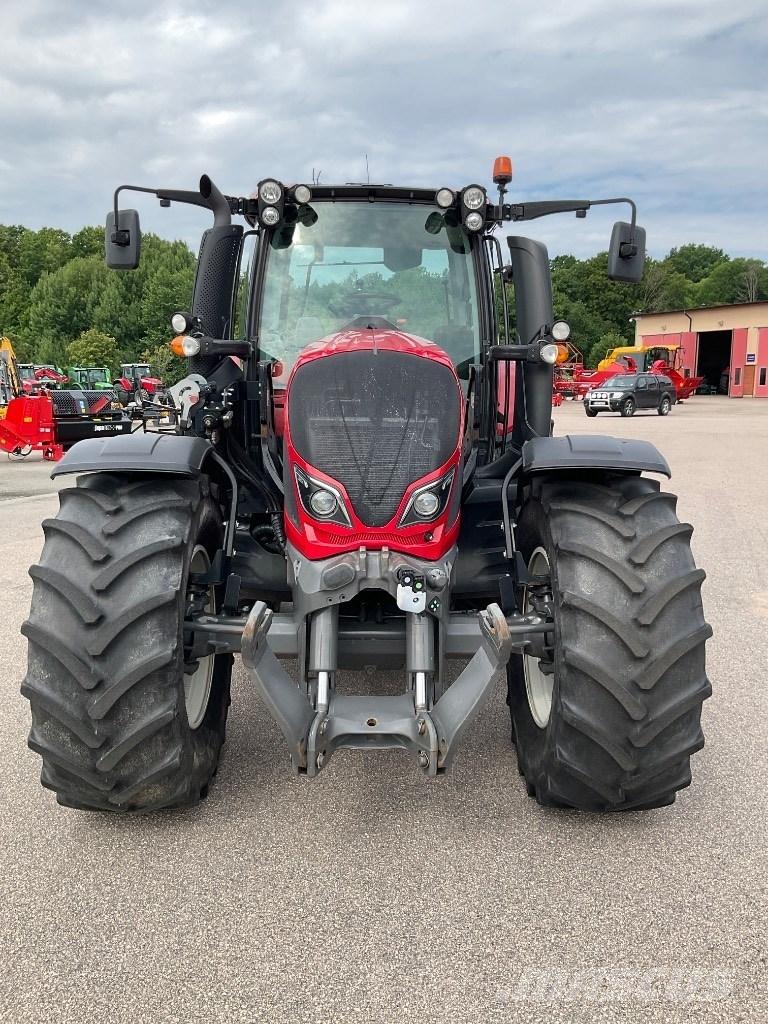 Valtra N174 Versu Traktorji
