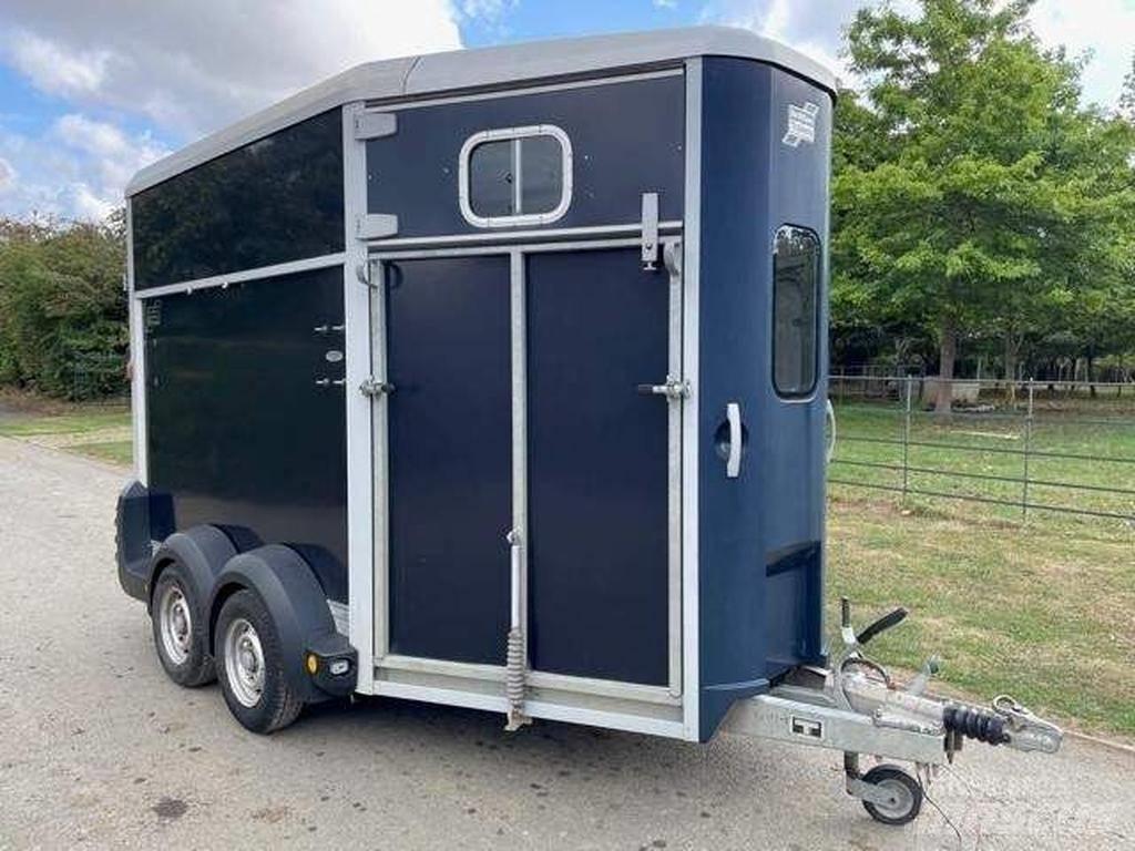 Ifor Williams HB 511 Prikolice za prevoz živine