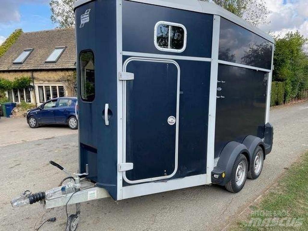 Ifor Williams HB 511 Prikolice za prevoz živine