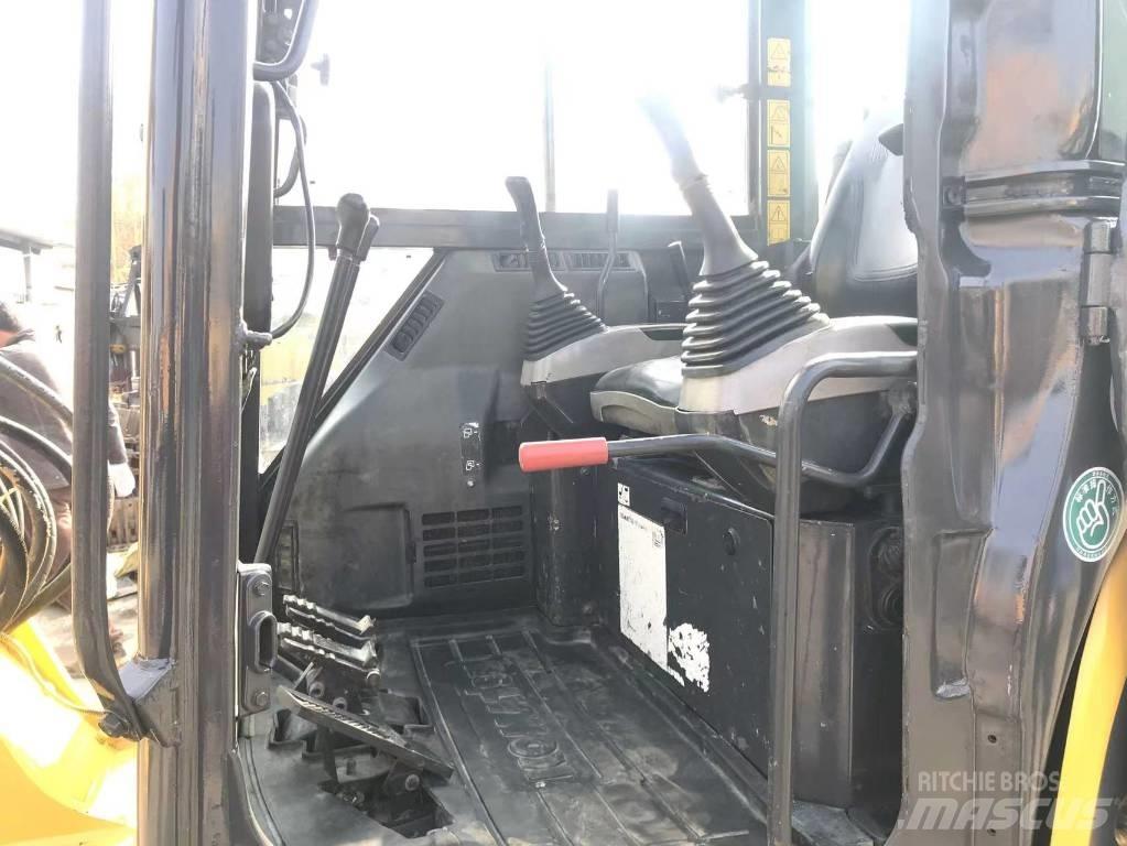Komatsu PC 55 Bagri goseničarji