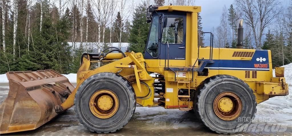 Komatsu WA380 Kolesni nakladalci