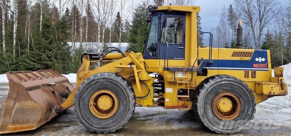 Komatsu WA380 Kolesni nakladalci