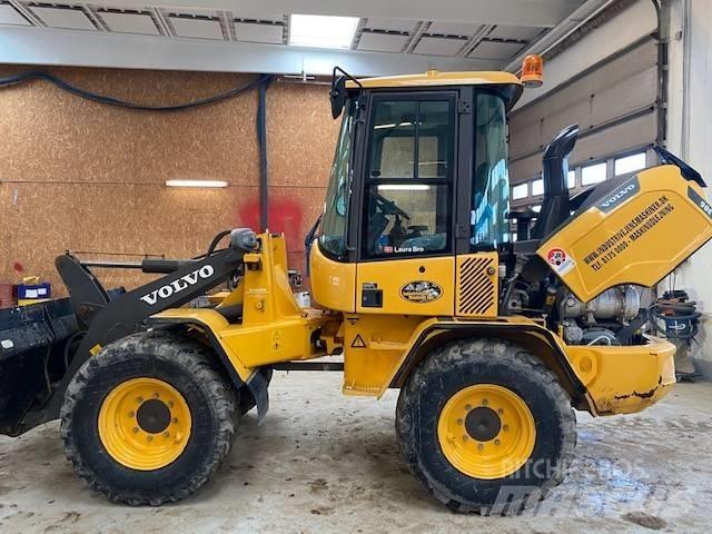 Volvo L 30 G Kolesni nakladalci