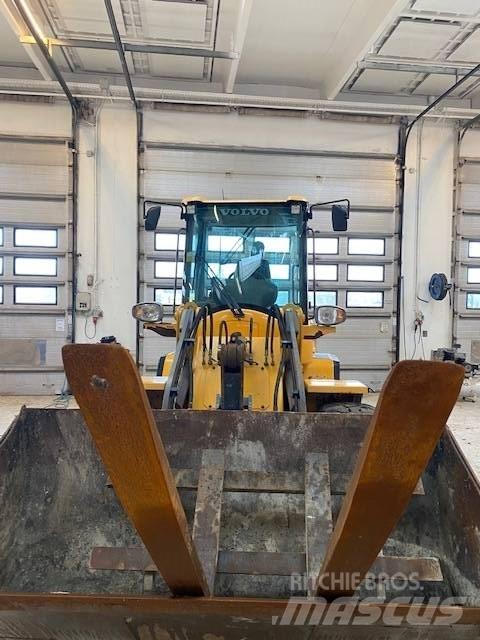 Volvo L 30 G Kolesni nakladalci