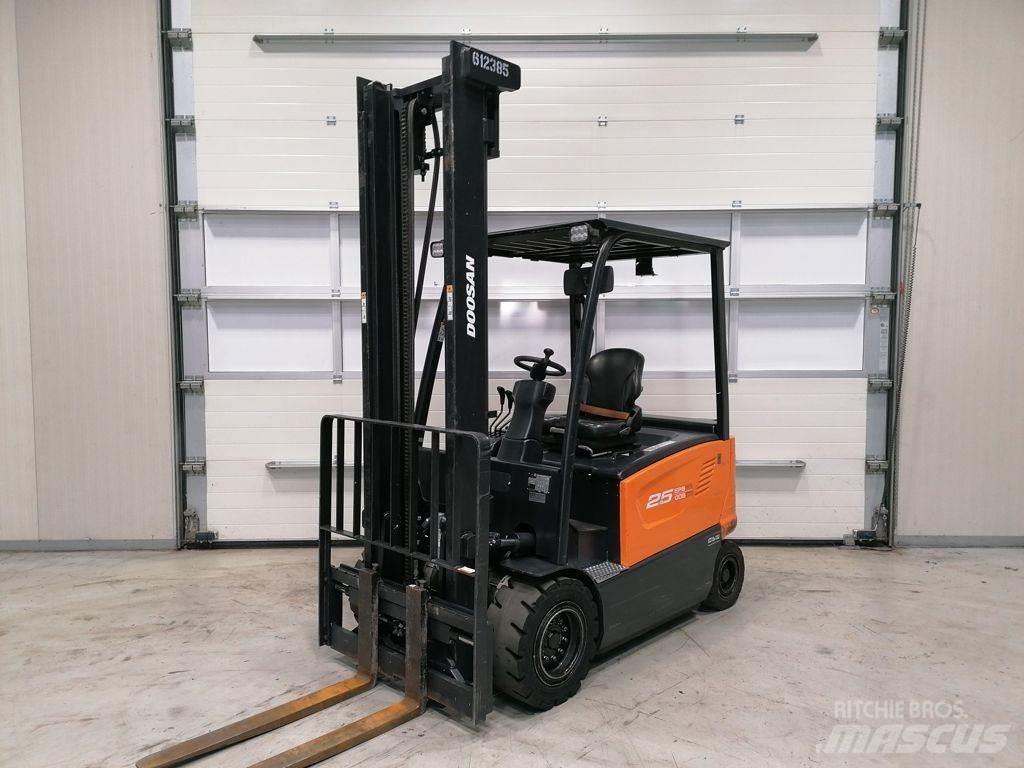 Doosan B25X-7 Električni viličarji