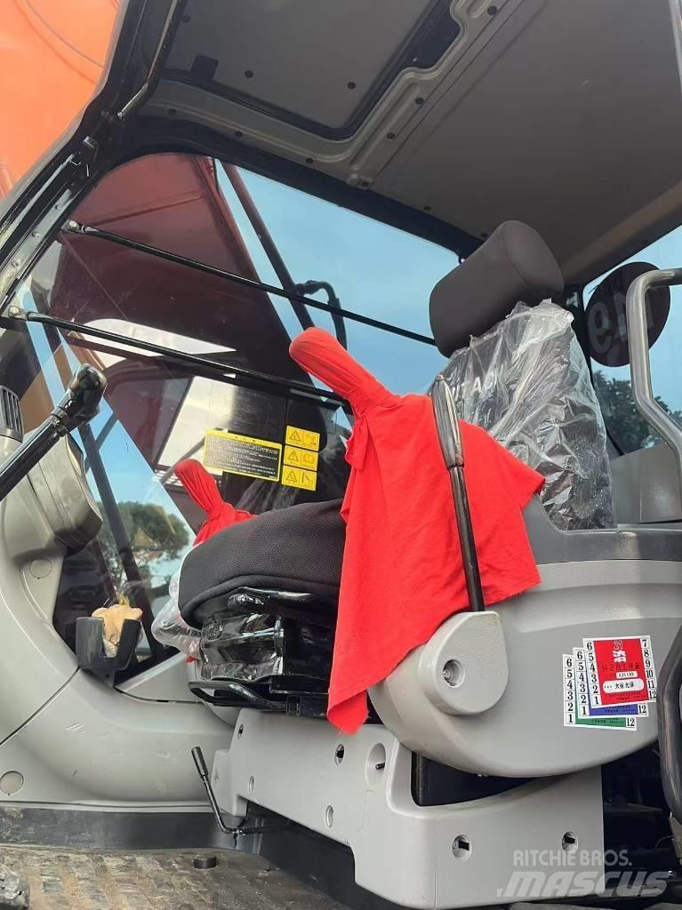 Hitachi ZX 200 Bagri goseničarji