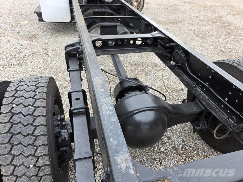 Hino 268 Tovornjaki-šasije