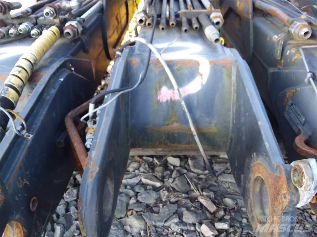 John Deere 210 Dvigala za gozdne kombajne