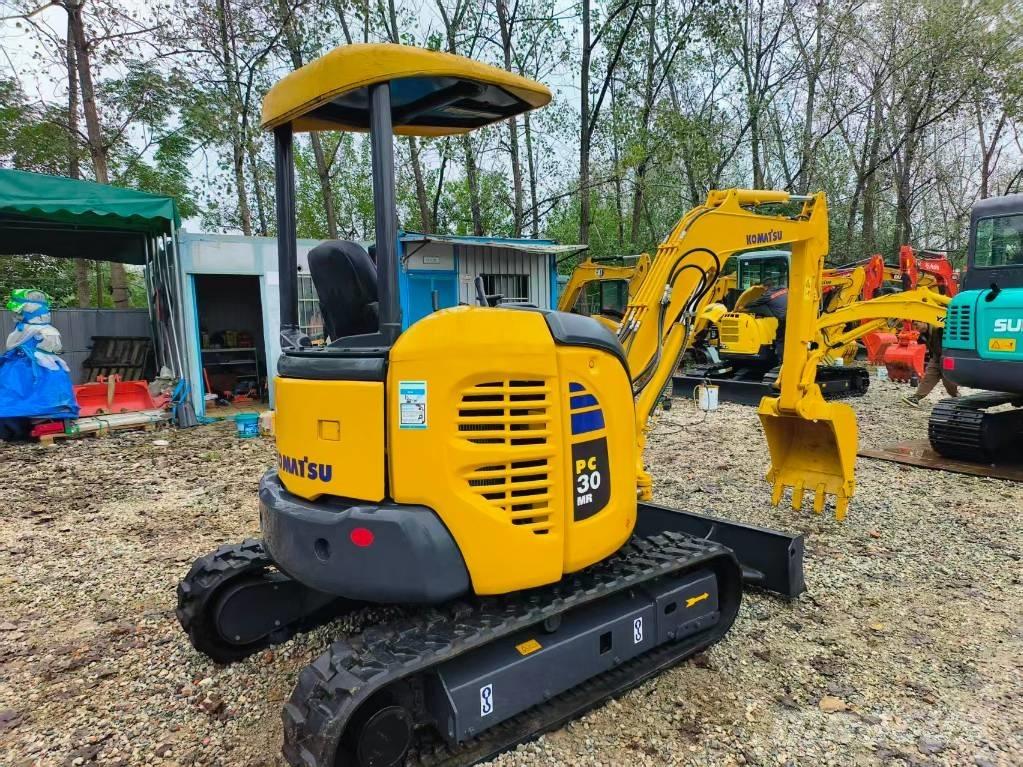 Komatsu PC 30 Mini bagri <7t