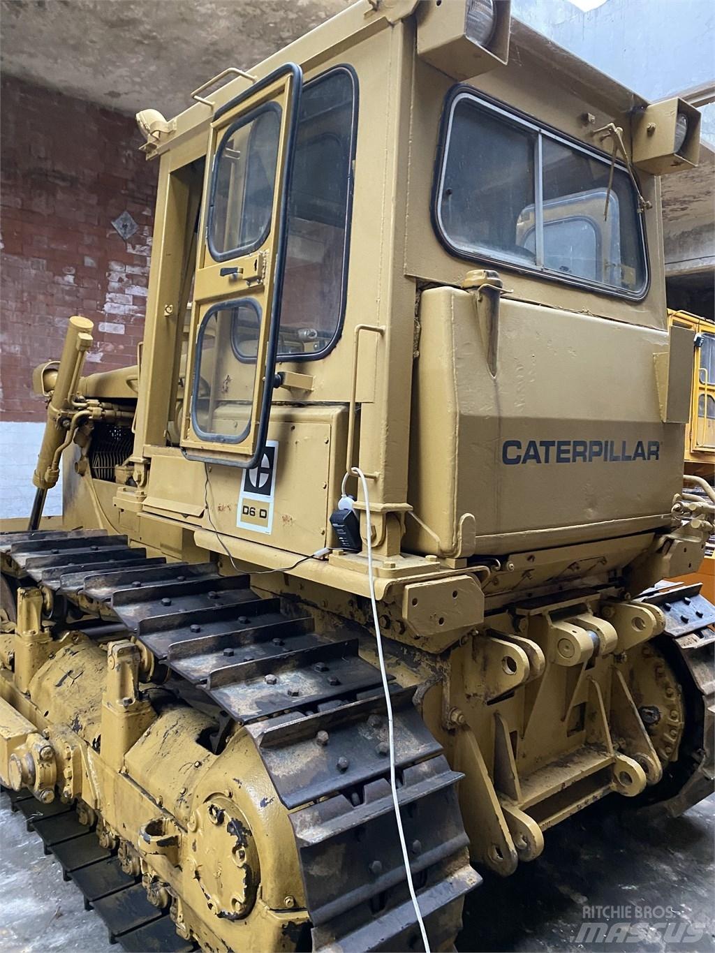 CAT D 6 D LGP Buldožerji goseničarji