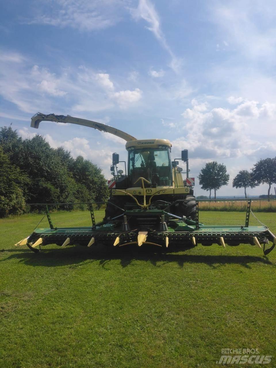 Krone Big X 700 Stroji za krmo na lastni pogon