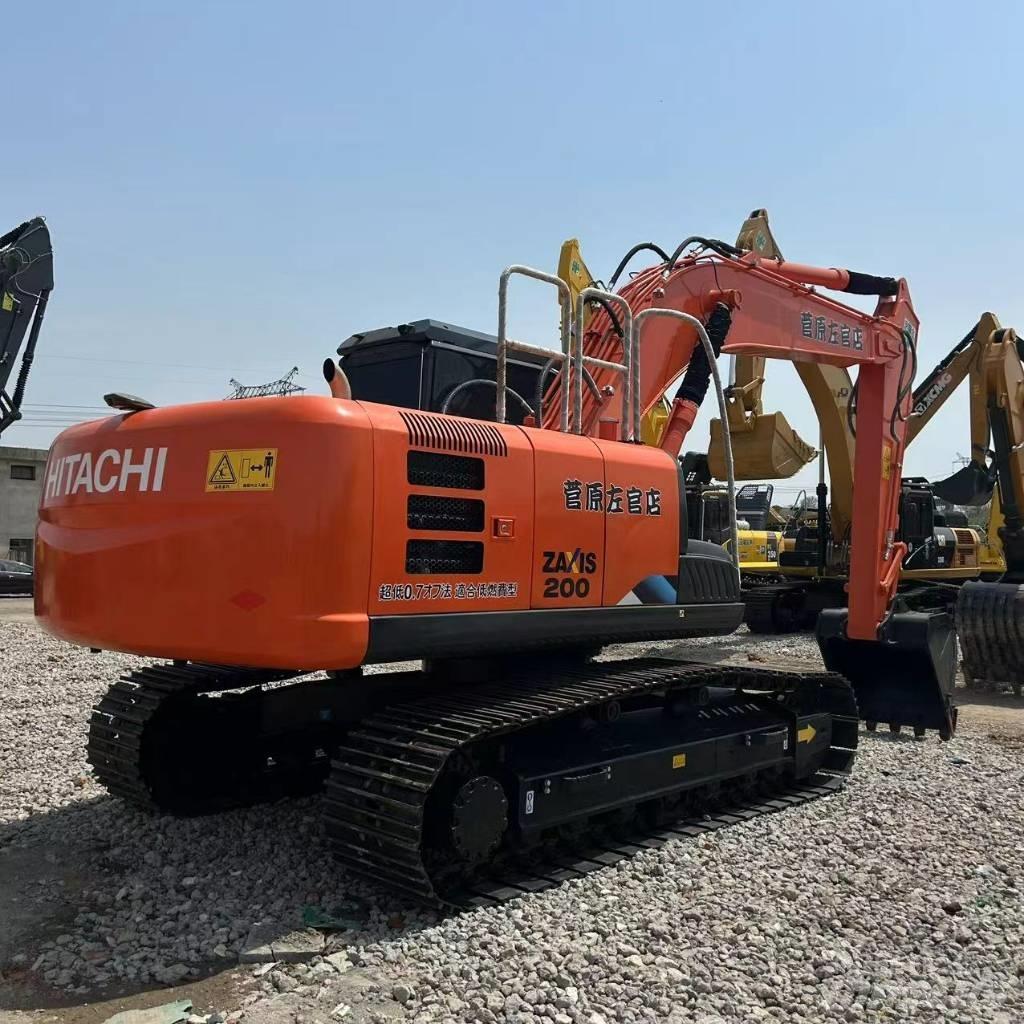 Hitachi 200-3 Bagri goseničarji