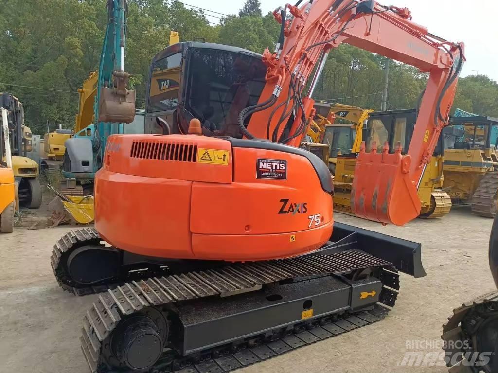 Hitachi ZX 75 Midi bagri 7t – 12t