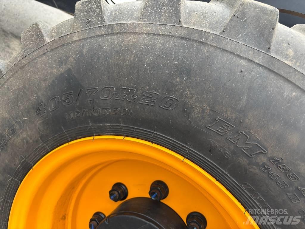 JCB 409 Kolesni nakladalci