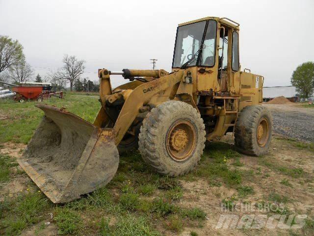 CAT 916 Kolesni nakladalci