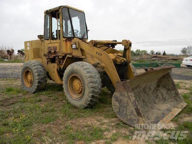 CAT 916 Kolesni nakladalci