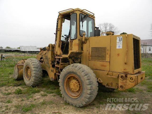 CAT 916 Kolesni nakladalci