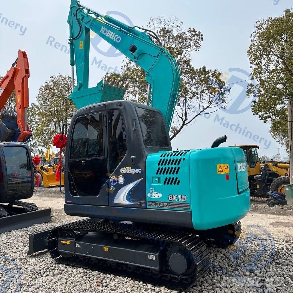 Kobelco SK75 Bagri goseničarji