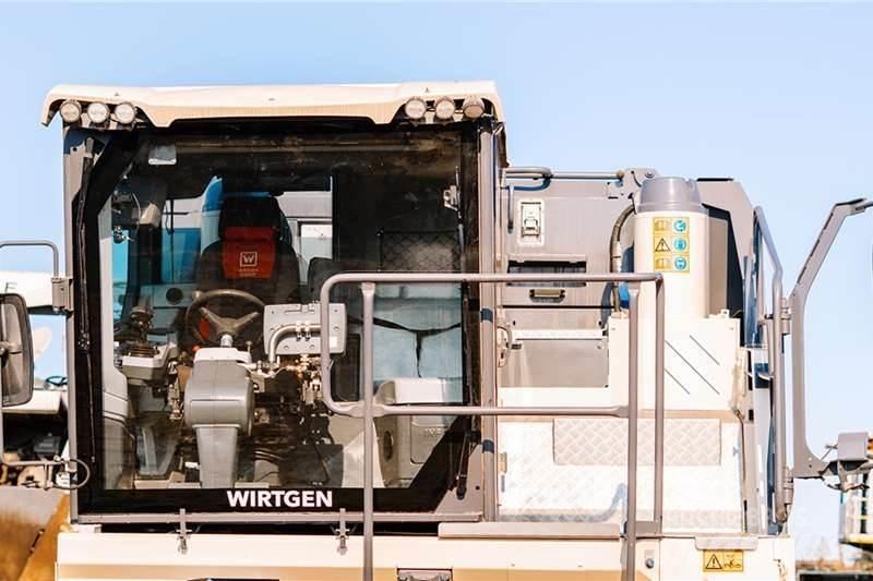 Wirtgen WR240 Drugi tovornjaki